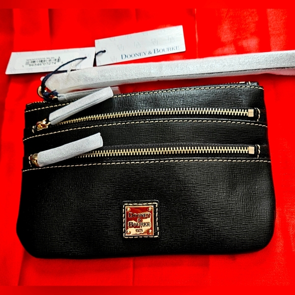 NEW! NWT Dooney & Bourke Black Saffiano Leather Triple Zip Wristlet! - Picture 2 of 13